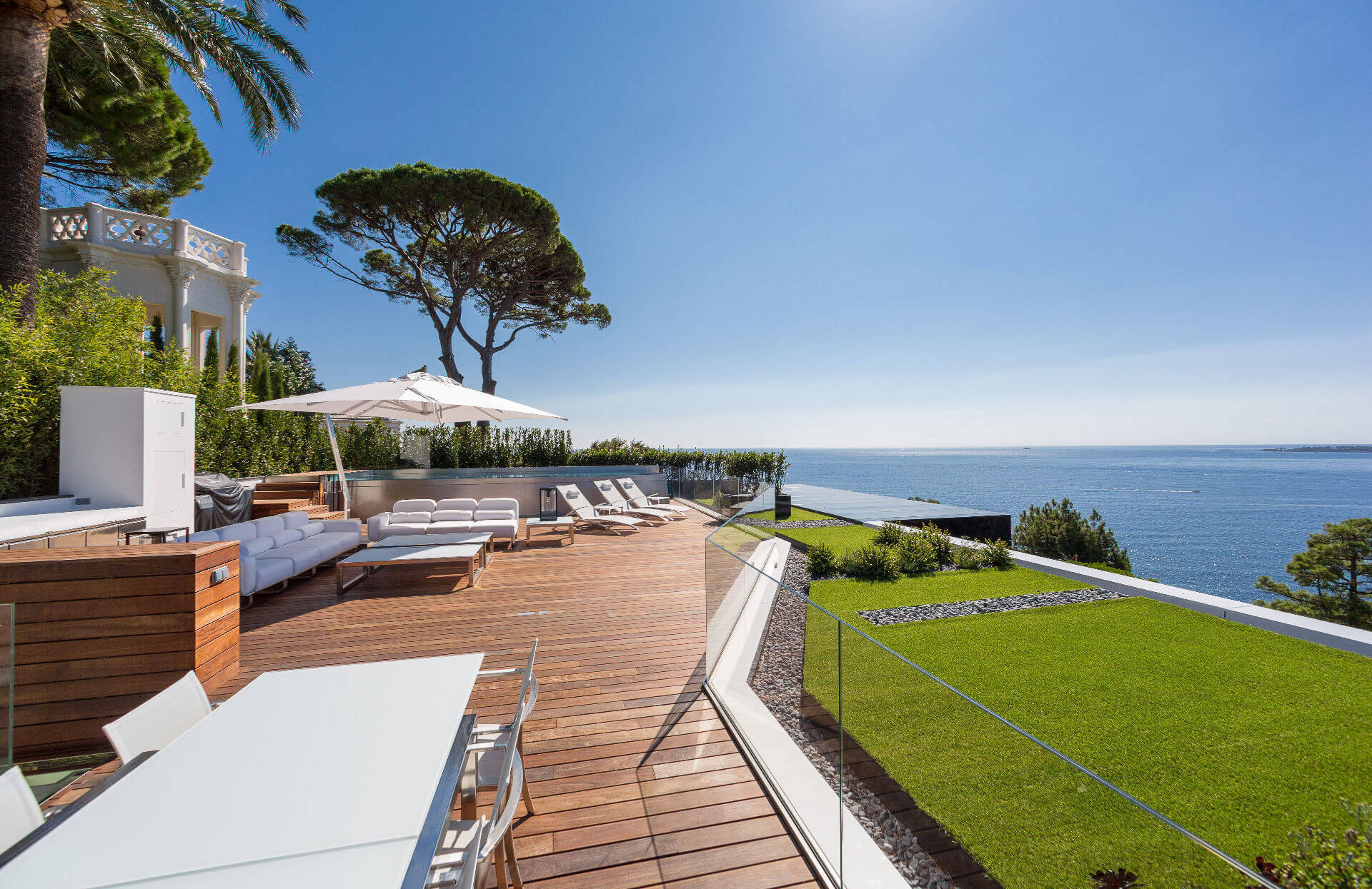 luxury-villa-rentals-french-riviera-penthouse-2